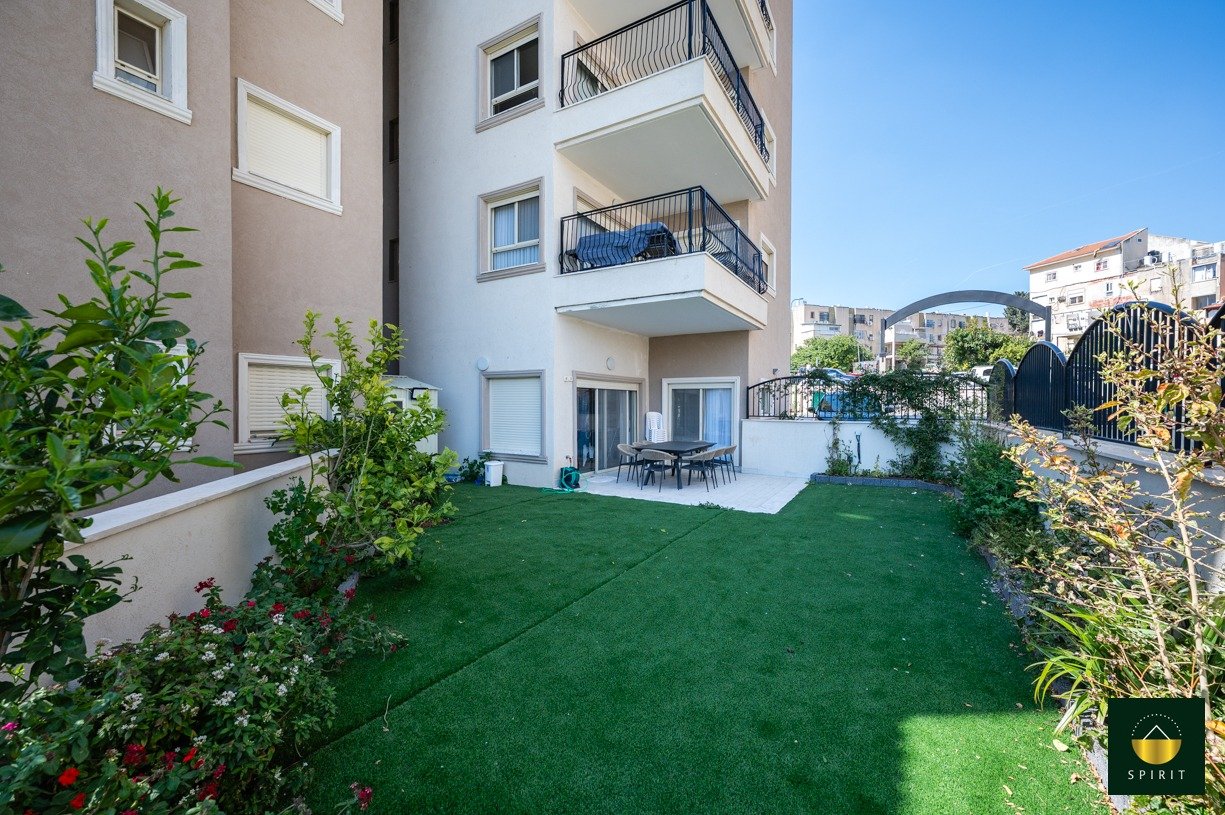 6abd28b2-0dae-4997-900c-306df6587c38