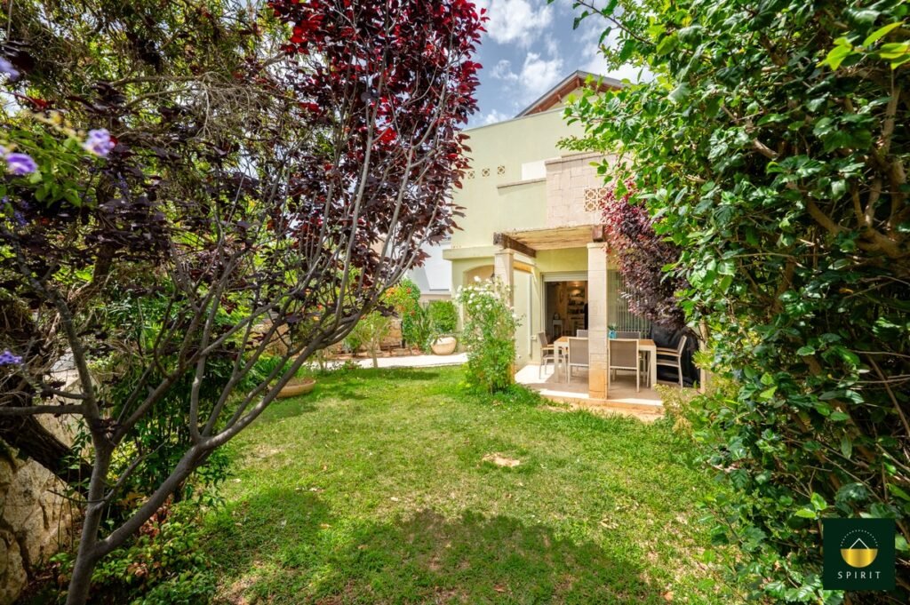 74a19503-05aa-426d-8973-1baa2edf77cb