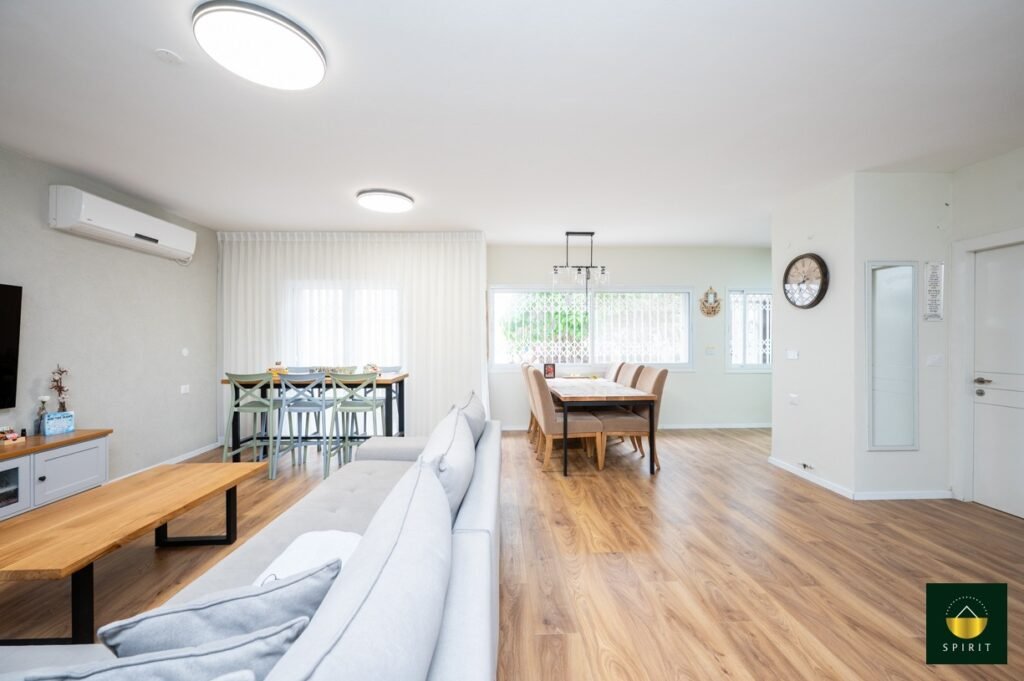 74bc85c6-16d8-4abb-9632-fabd6d8a8749