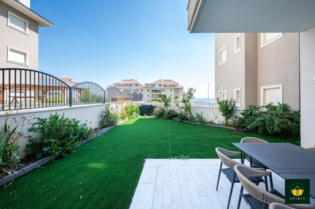 acbf820f-4c23-451b-86b5-bd3141aa6845