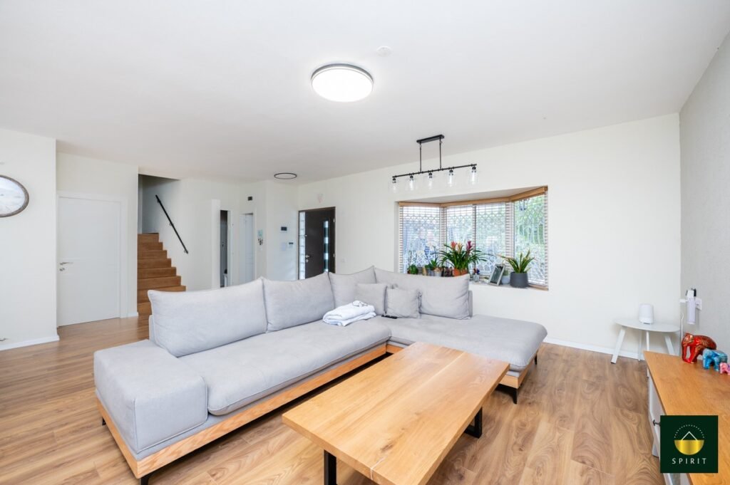 cdb14c53-d492-4128-8b52-1ca1dfbf7dfa